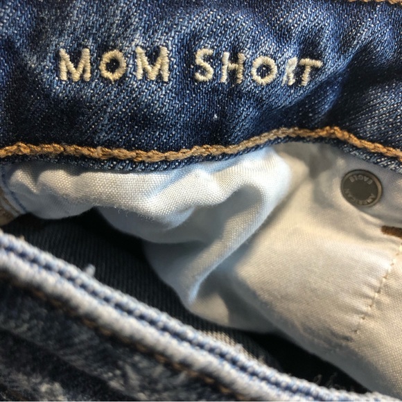 American Eagle Denim Mom Shorts Comfort Stretch Waist Band Size  4 Distressed - Picture 4 of 10